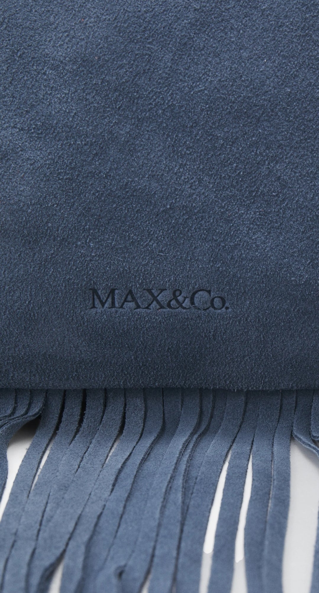 Дамска чанта от естествен велур MAX&CO