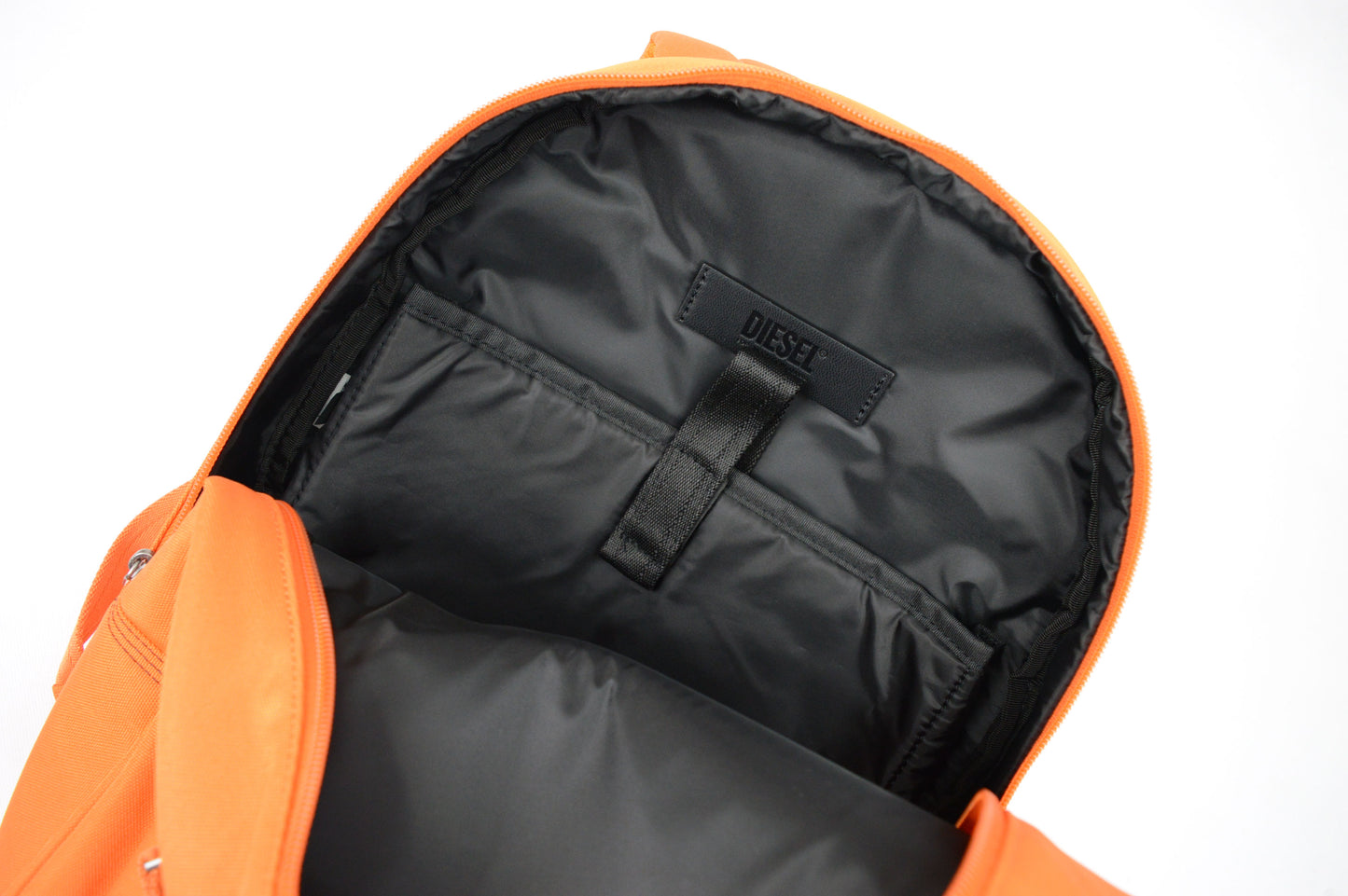 Раница с твърди страни DIESEL