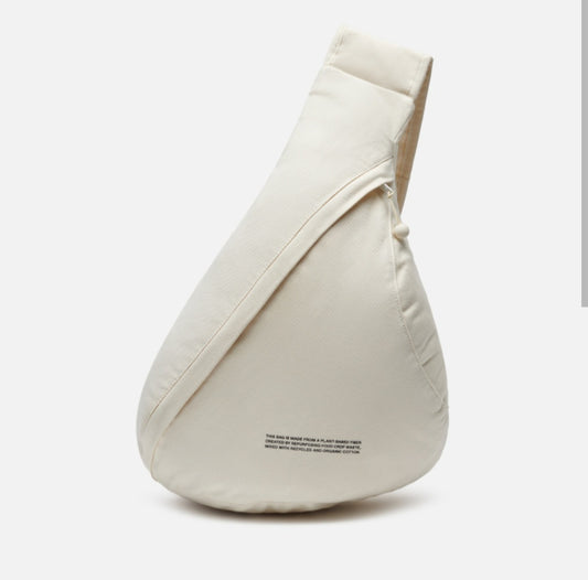 PANGAIA слинг чанта