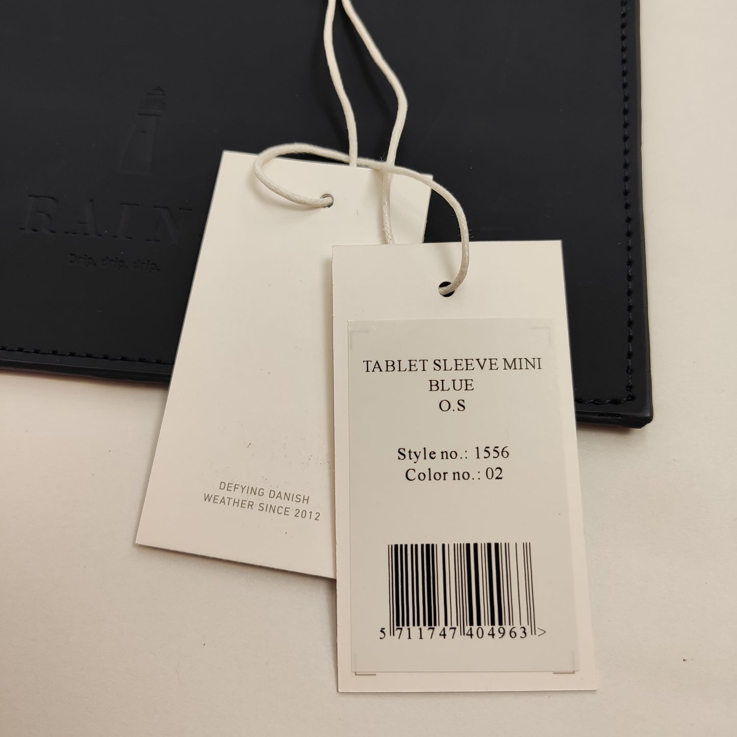 RAINS Envelope Case – Водоустойчива чантичка 21x16 см