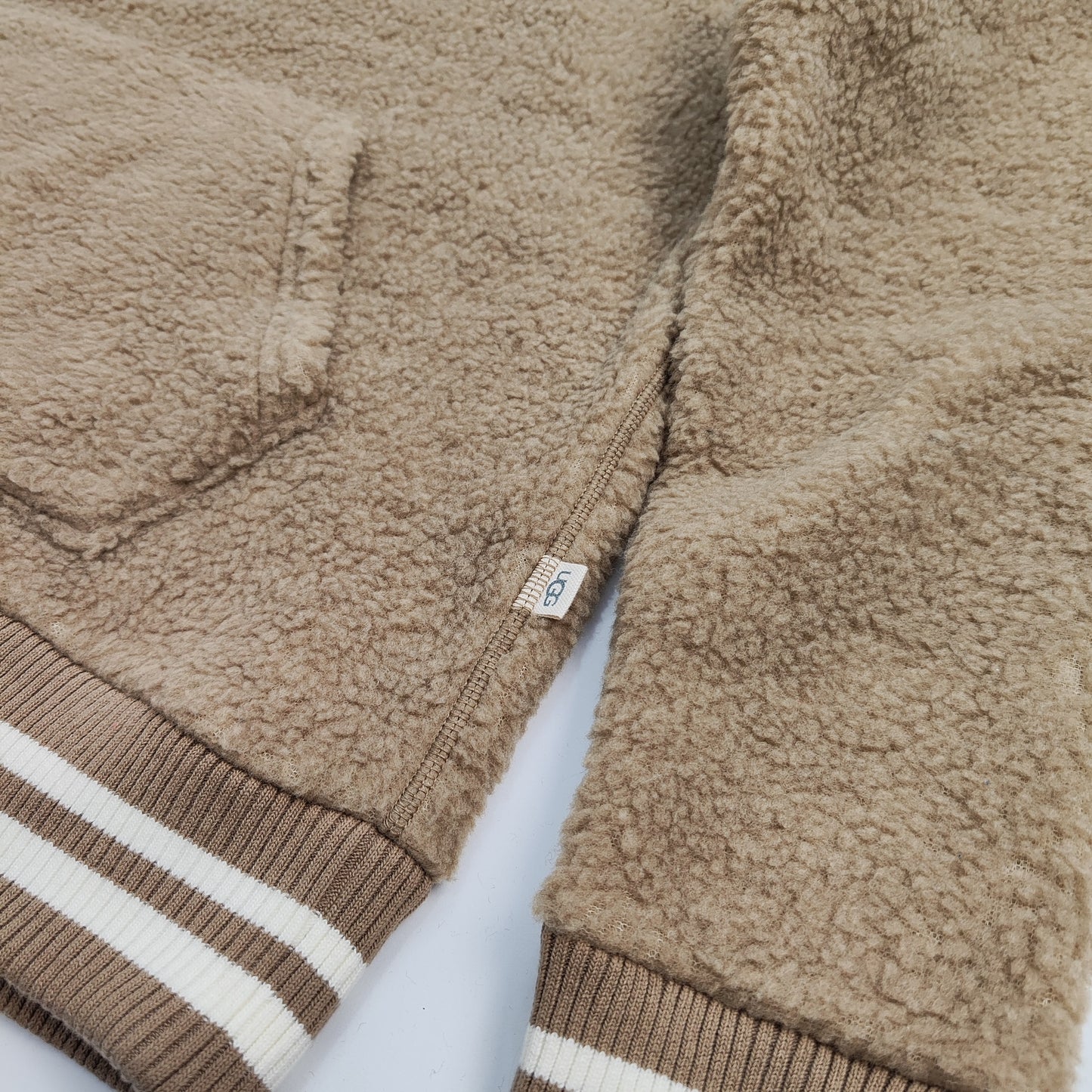 Суитшърт с качулка  UGG